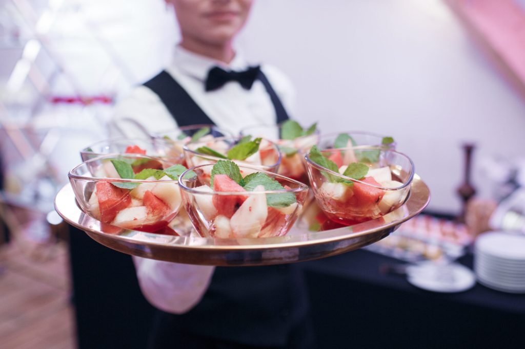 catering-waiter-with-canape